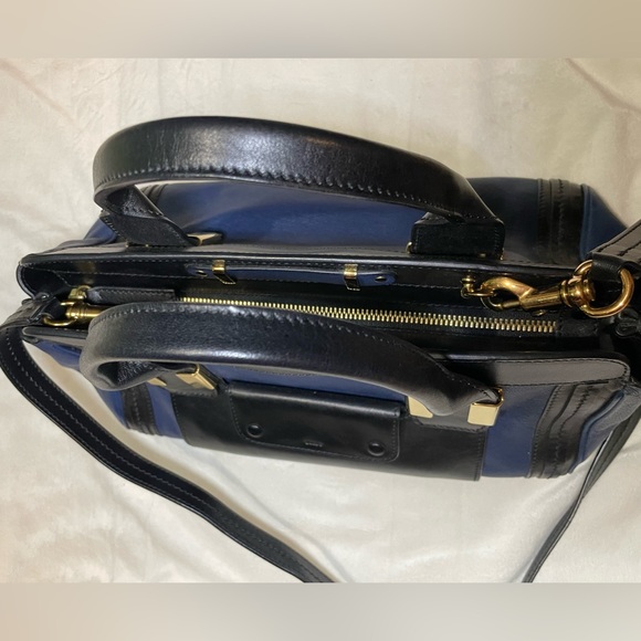 Chloe Small Navy Alice 💙 - Picture 3 of 16